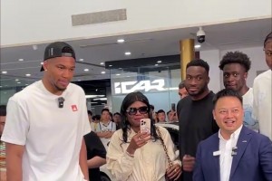 给里夫斯报价4年1.78亿！大史：篮网故意开溢价让湖人头疼！